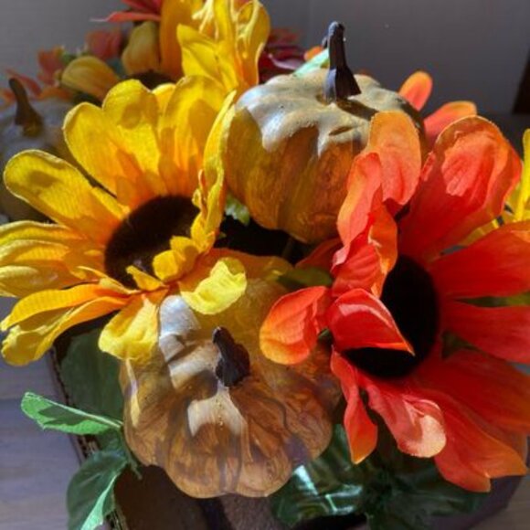 Table Centerpiece Fall Harvest Floral Box Thanksgiving Fall Leaves and Pumpkins - Picture 9 of 14